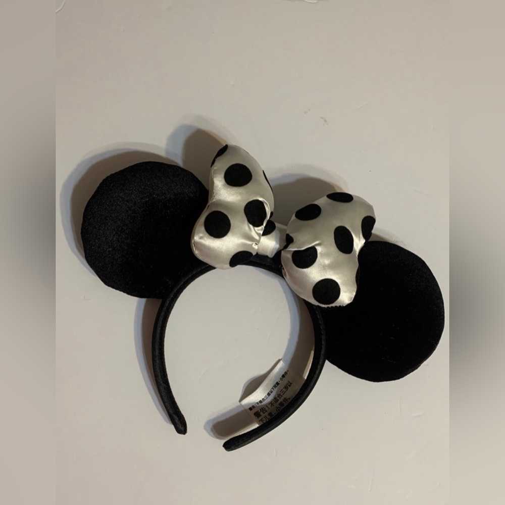 Polka dot Minnie Mouse ears